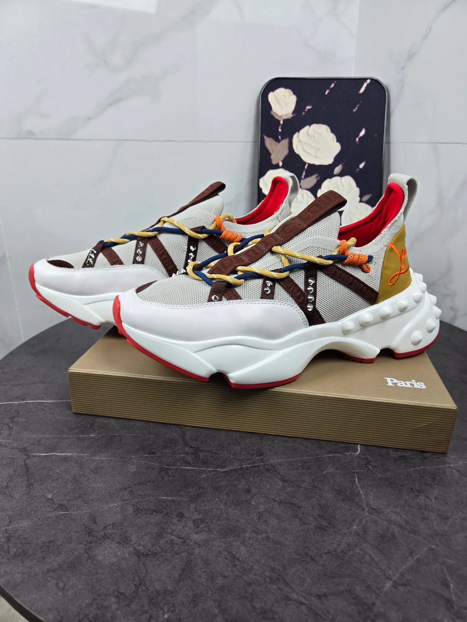 Men's shoes 💰700 Fashionable brand Chri*stian loubou*tin original single item New CL red-soled shoes latest series for casual couples, uppers are made of imported Lycra + high-density breathable fly weave, environmentally friendly high-elastic suction mold feet will never delaminate, the outsole is made of super non-slip and wear-resistant PU + vacuuming Two-color combination Size: Female 35-43 Male 38-47 Comes with a handbag, card, shoehorn "full package